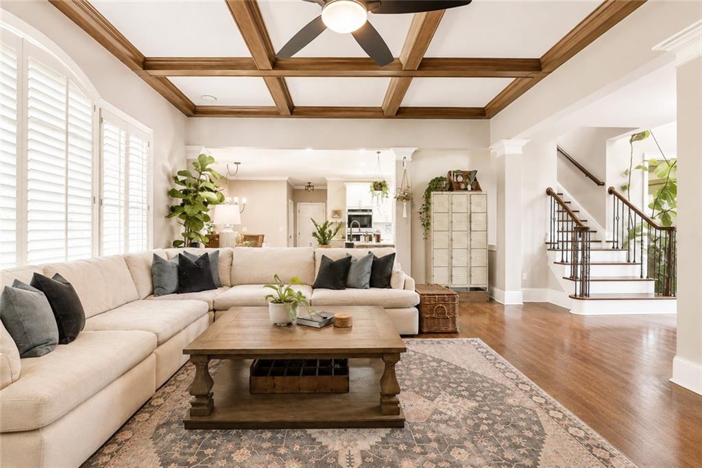 914 Meadow Club Court
