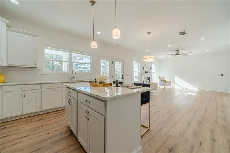 Cleveland, Georgia 30528, United States, 4 Bedrooms Bedrooms, ,3 BathroomsBathrooms,Residential,Active,17354