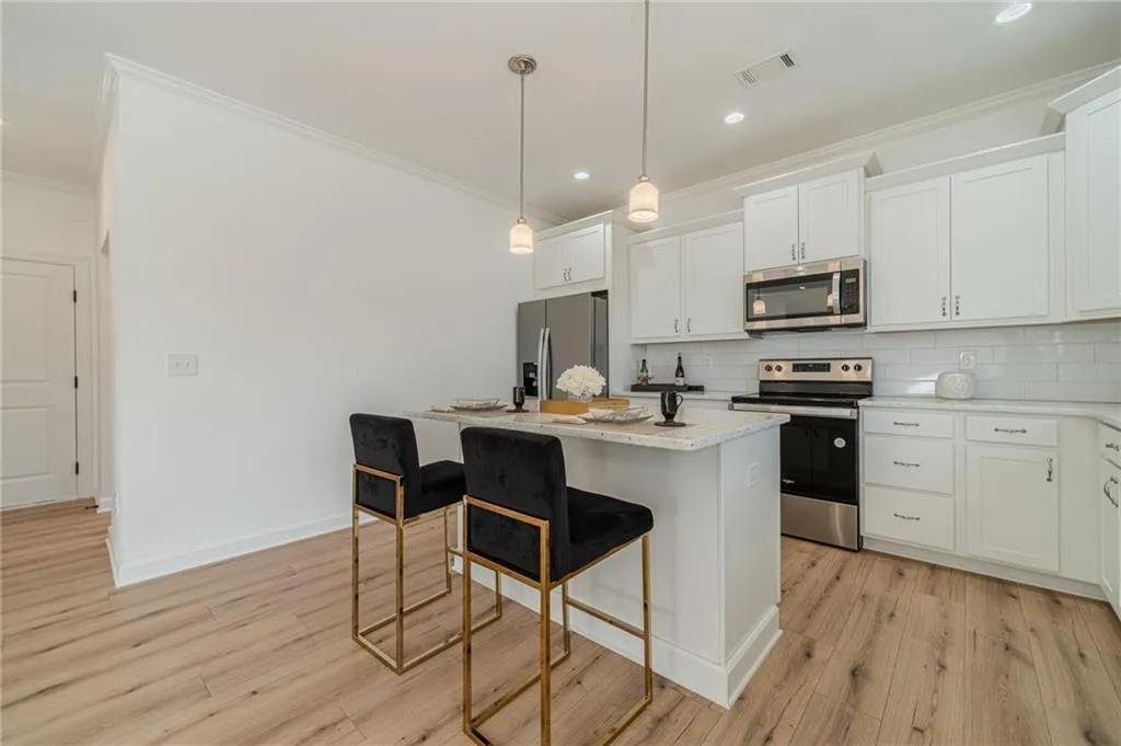 Cleveland, Georgia 30528, United States, 4 Bedrooms Bedrooms, ,3 BathroomsBathrooms,Residential,Active,17354