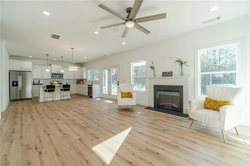 Cleveland, Georgia 30528, United States, 4 Bedrooms Bedrooms, ,3 BathroomsBathrooms,Residential,Active,17354