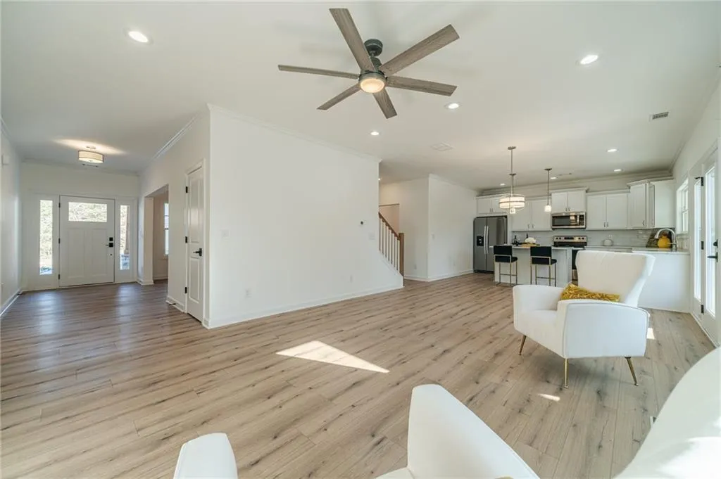 Cleveland, Georgia 30528, United States, 4 Bedrooms Bedrooms, ,3 BathroomsBathrooms,Residential,Active,17354