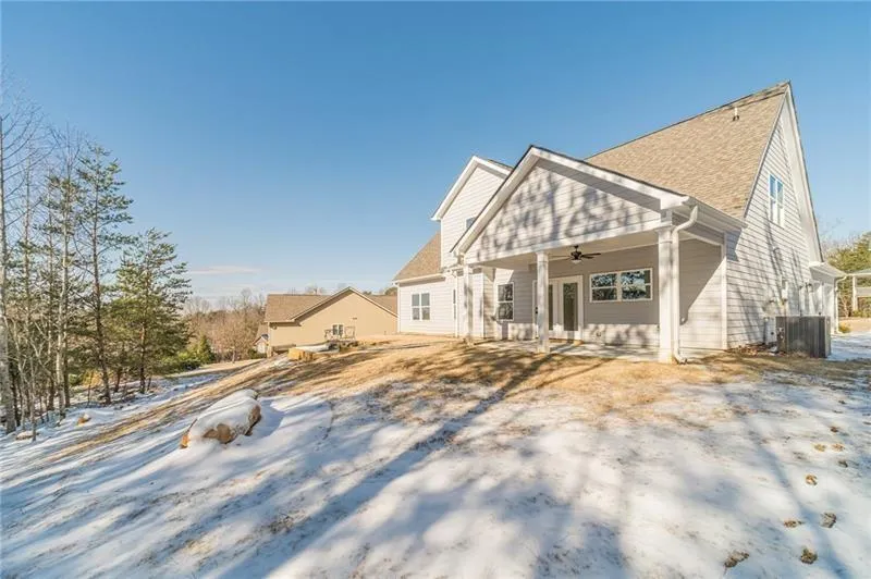 Cleveland, Georgia 30528, United States, 4 Bedrooms Bedrooms, ,3 BathroomsBathrooms,Residential,Active,17354