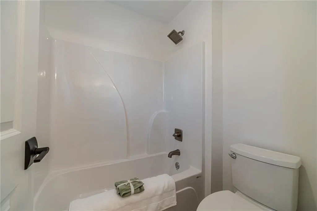 Cleveland, Georgia 30528, United States, 4 Bedrooms Bedrooms, ,3 BathroomsBathrooms,Residential,Active,17354