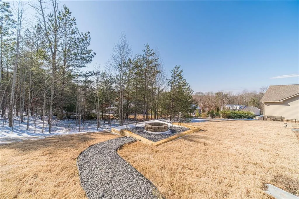 Cleveland, Georgia 30528, United States, 4 Bedrooms Bedrooms, ,3 BathroomsBathrooms,Residential,Active,17354