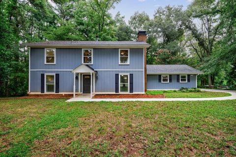 Photo of 11465 Elkins Road, Roswell, GA 30076 (MLS # 7629174)