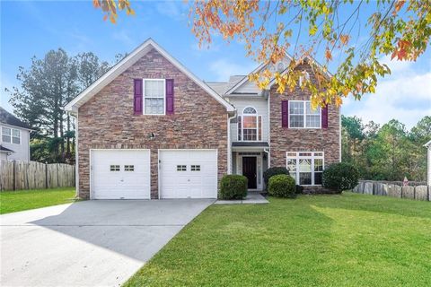 A home in Fairburn