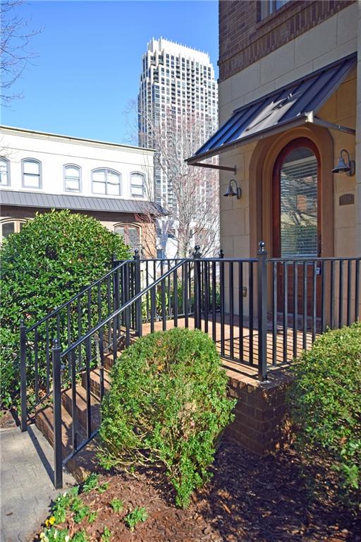 396 15th Street NW 8