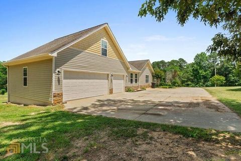 A home in Newnan