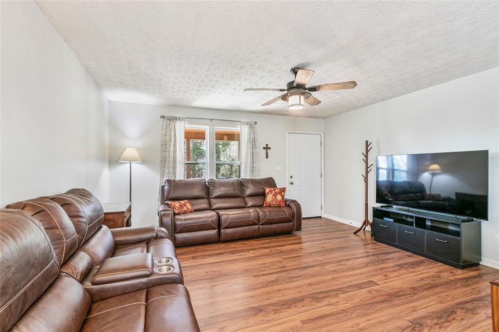 62 HEIDELBERG Lane SE