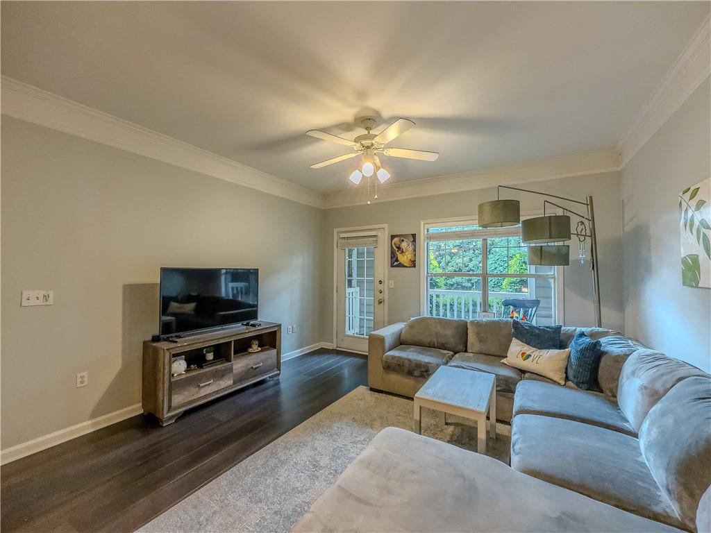 2700 Pine Tree Road NE 1013