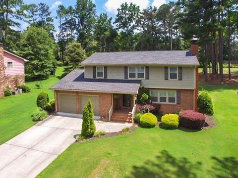 Homes For Sale - 647 Shannon Green Circle Cir<br/> Mableton, GA 30126