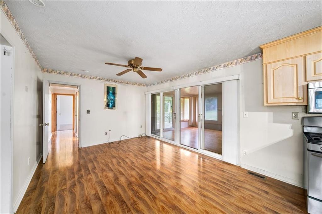 4642 Elmhurst Drive, Douglasville, Georgia image 6