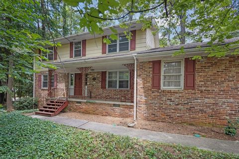 2452 King Arthur Circle NE Atlanta GA 30345
