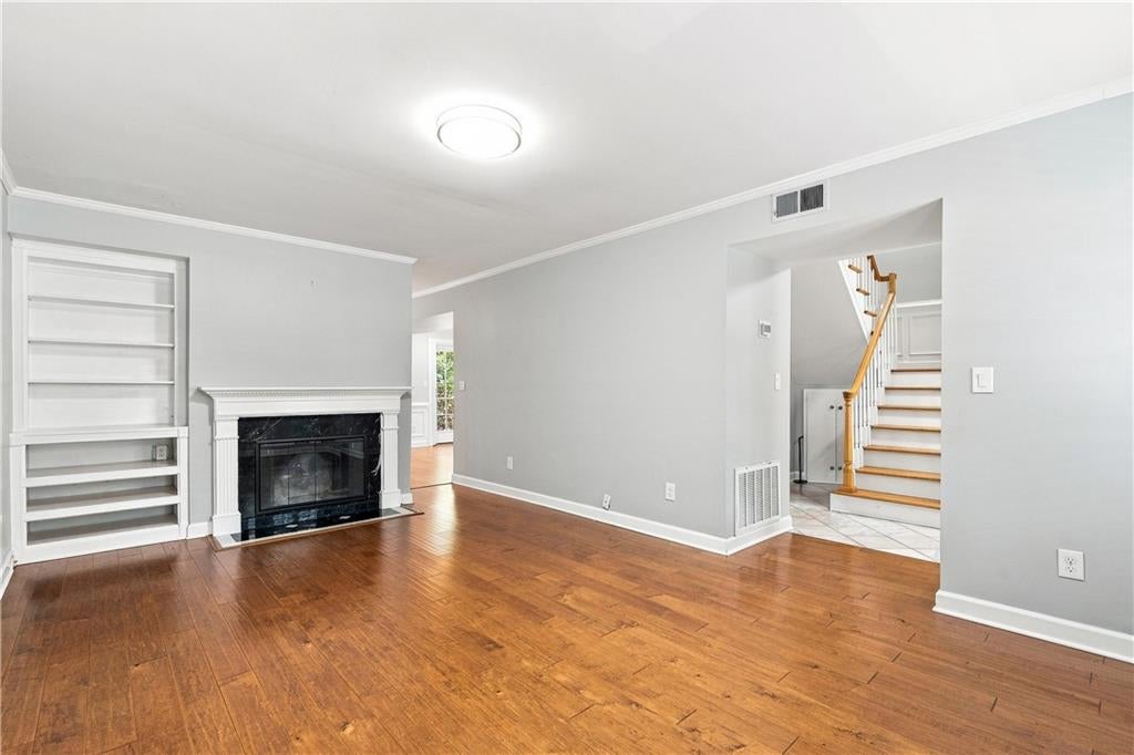 70 Old Ivy Road NE 56