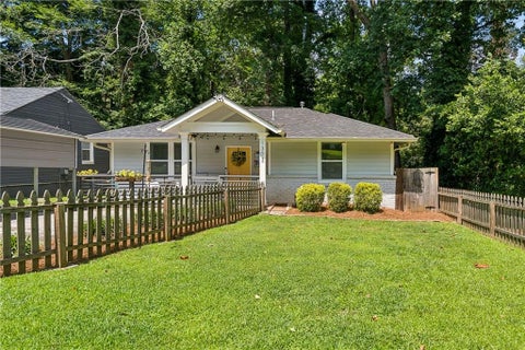 Homes For Sale - 1303 Elizabeth Avenue<br/> Atlanta, GA 30310