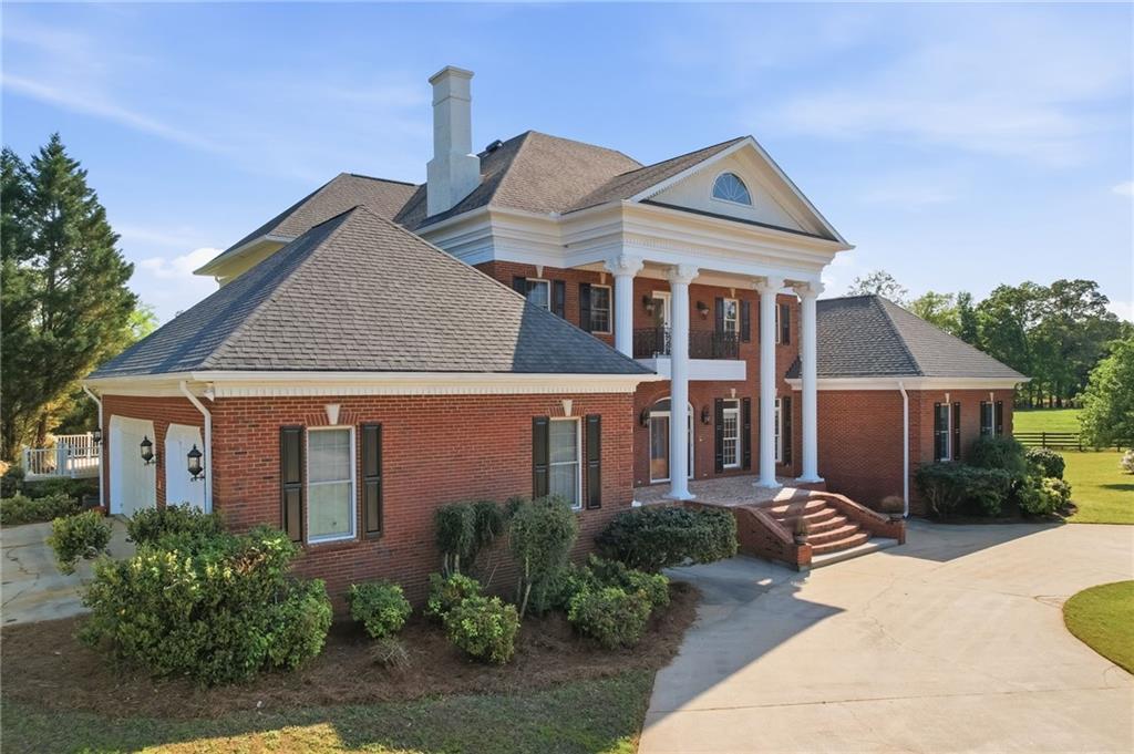 1202 Hodges Circle