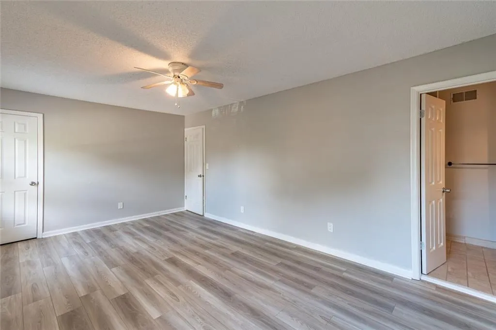 Roswell, Georgia 30076, United States, 2 Bedrooms Bedrooms, ,3 BathroomsBathrooms,Residential,Active,224426