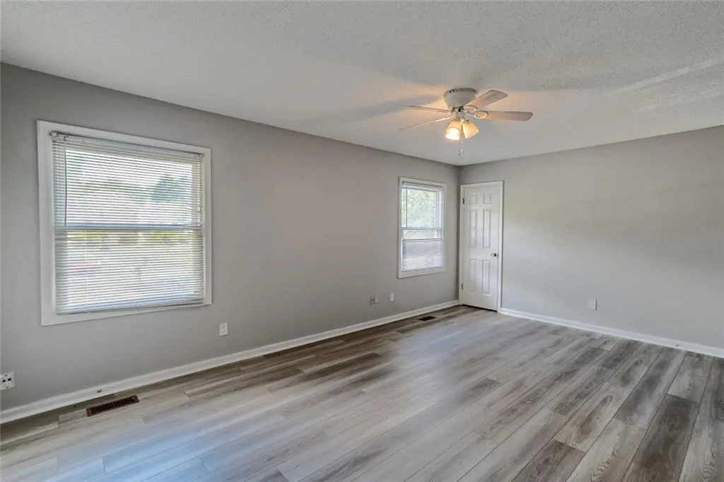 Roswell, Georgia 30076, United States, 2 Bedrooms Bedrooms, ,3 BathroomsBathrooms,Residential,Active,224426