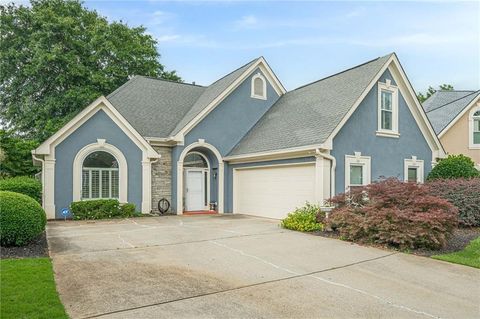 Homes For Sale - 500 Shelli Lane<br/> Roswell, GA 30075