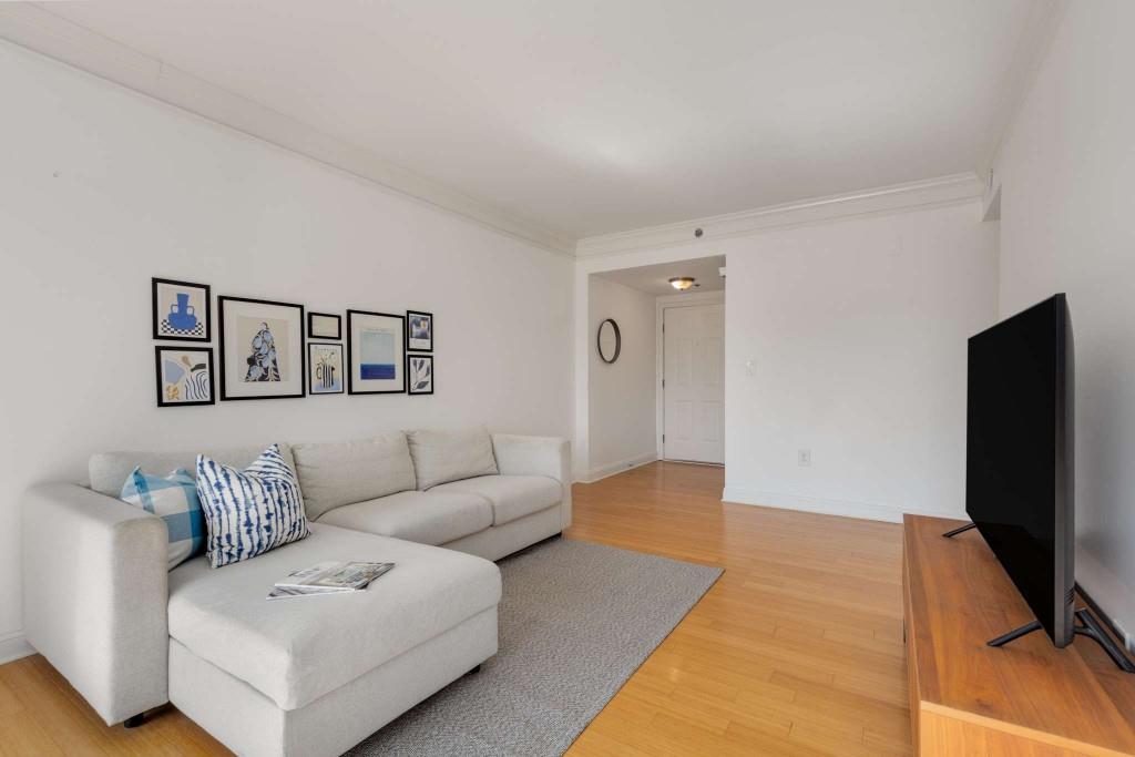 275 13th Street NE 402