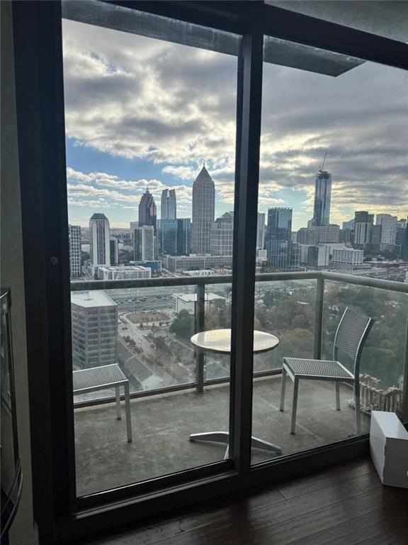 270 17th Street NW 2901