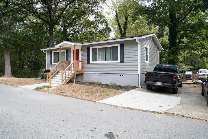 284 Barfield Avenue SW