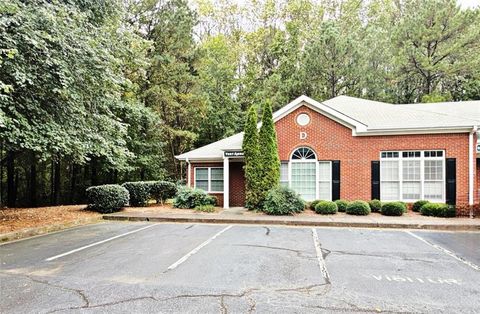 500 SUN VALLEY Drive D1 Roswell GA 30076