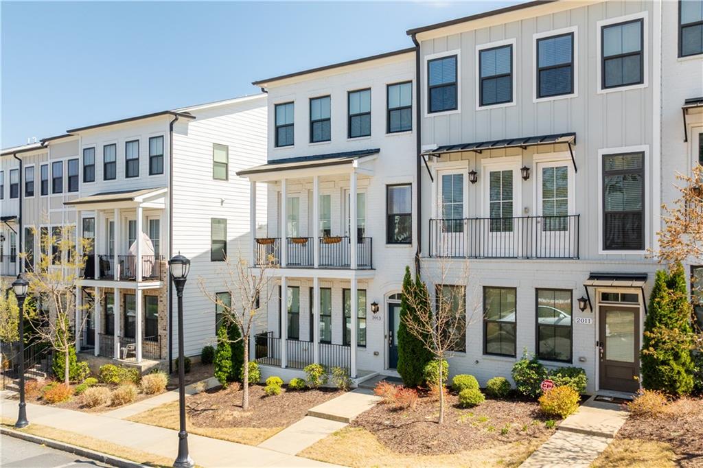 2013 Rockledge Road NE