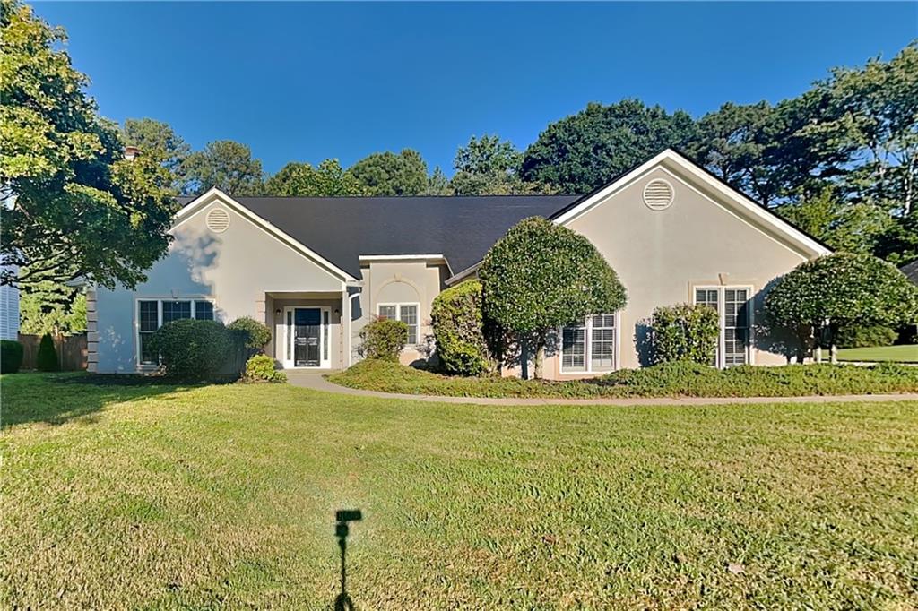Charming 3 bed, 2 bath, 1,927 sqft home in Alpharetta! Open kitchen concept with updated counters and a spacious living room. Primary suite with attached bathroom. Spacious backyard, great for gatherings! Pets accepted on a case by case basis. Additional admin fees apply. The Fireplace is decorative. Schedule your showing today! This home is as-is.
This home may be located within a Homeowners Association (HOA) community. If so, residents will be responsible for adhering to all HOA rules and regulations. Please contact your agent or landlord's agent for more information.