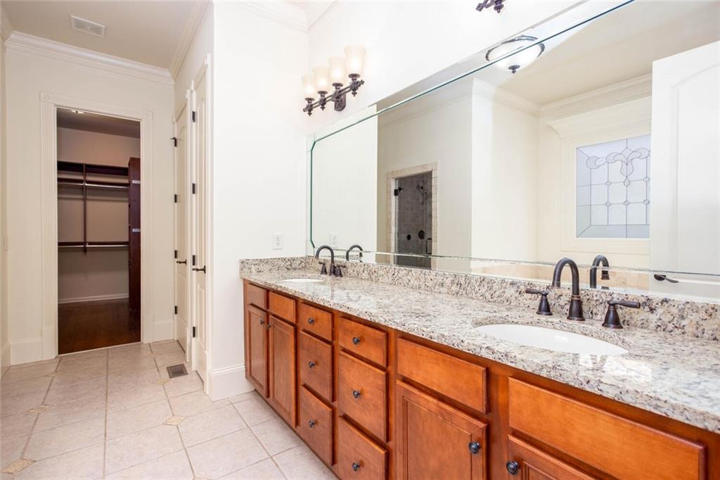 North Hembree Manor - Residential