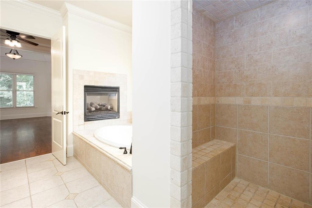 North Hembree Manor - Residential
