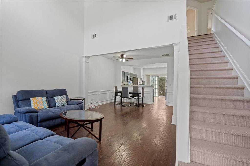 2977 Commonwealth Circle