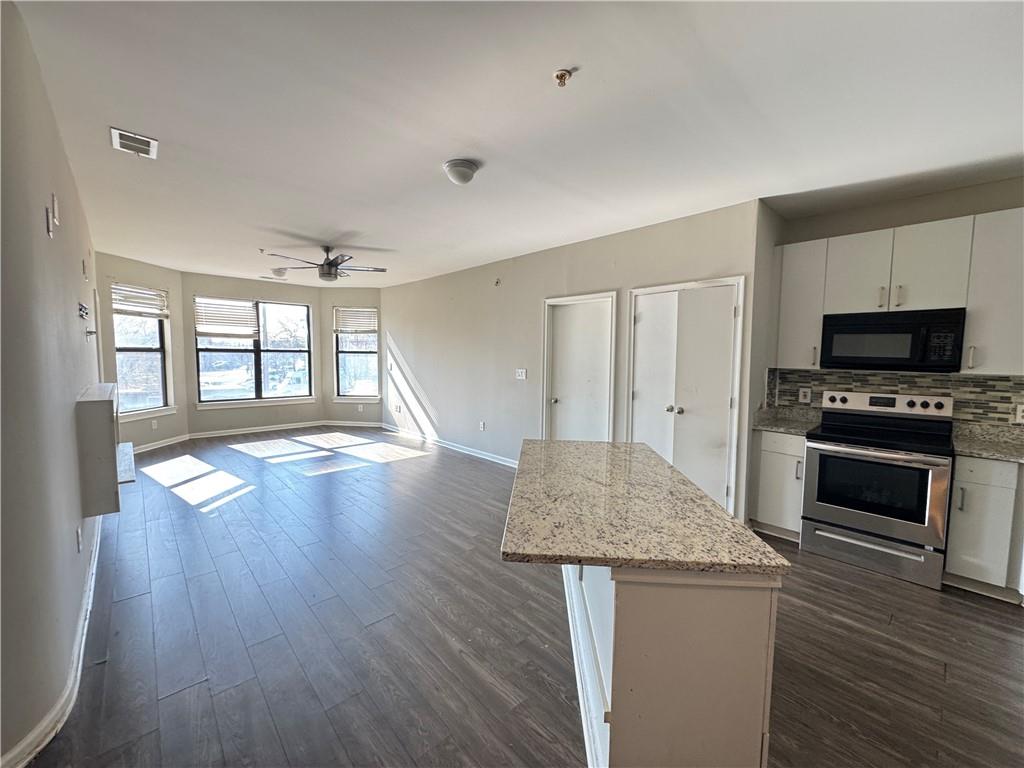 898 Oak Street SW 1222