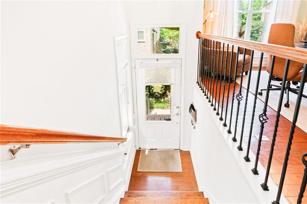 1996 Cobblestone Circle NE