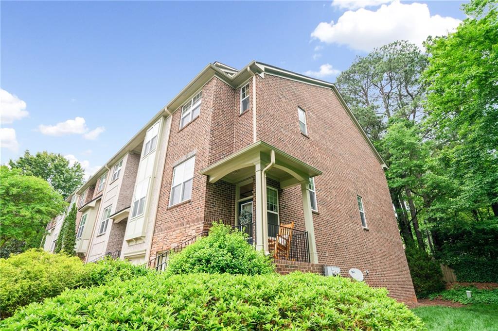 1996 Cobblestone Circle NE
