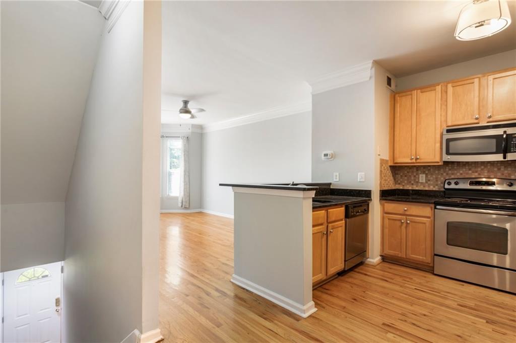 375 Highland Avenue NE 1011