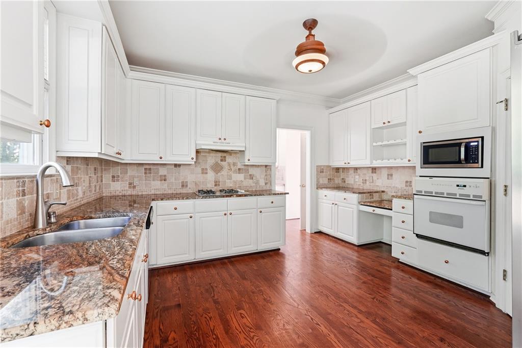 Hamptons Grant - Residential