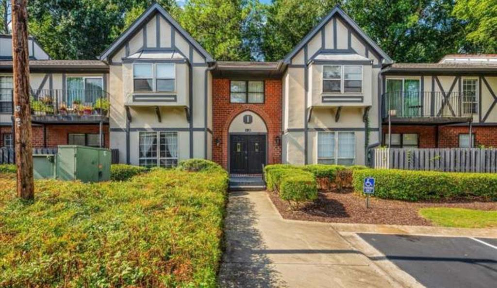 6851 NE Roswell Road #I15, Sandy Springs, Georgia image 1