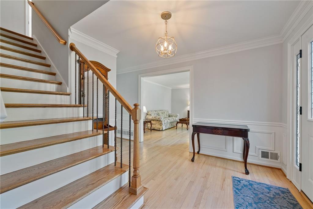 4423 Windsor Oaks Circle, Marietta, Georgia image 3