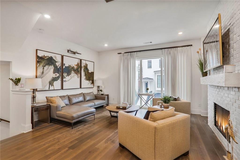 3667 Peachtree Road NE 16