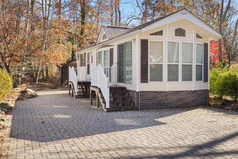 Homes For Sale - 130 Creekview Drive<br/> Cleveland, GA 30528