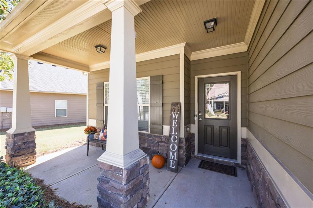 487 HAWTHORNE RIDGE Circle