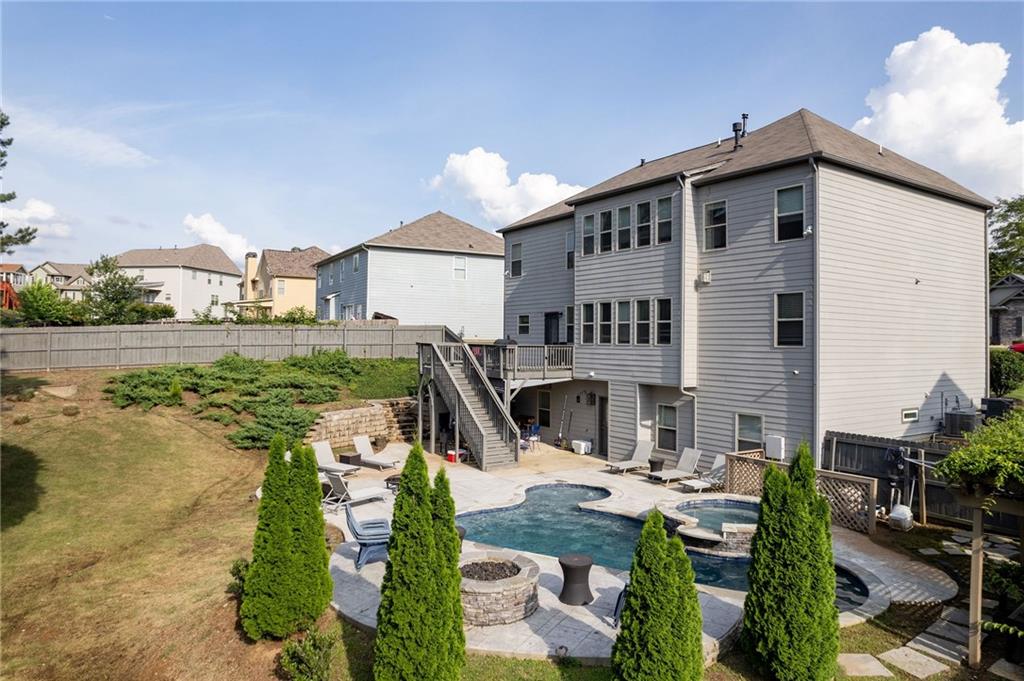 108 Fountain Oak