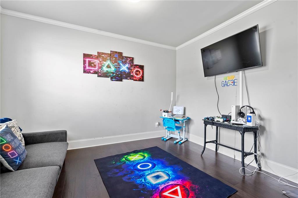 108 Fountain Oak