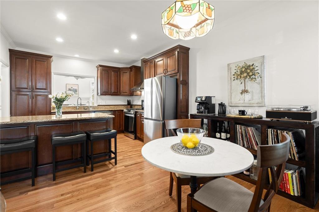 220 Riverview Trail, Roswell, Georgia image 8