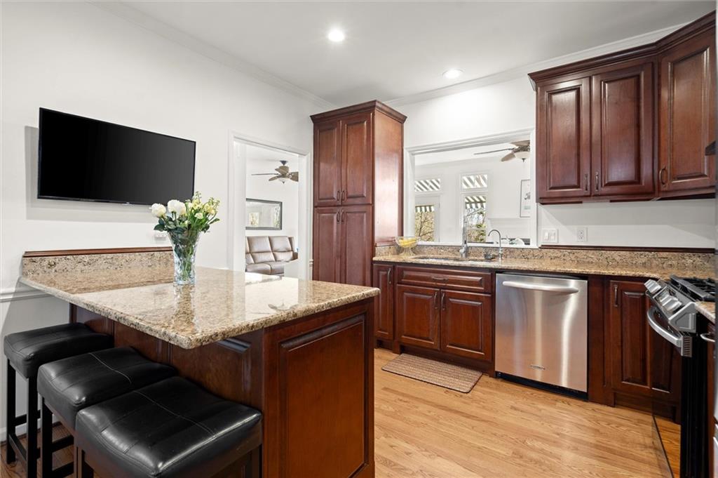 220 Riverview Trail, Roswell, Georgia image 9
