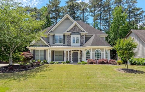 Homes For Sale - 1021 Trailway Circle<br/> Snellville, GA 30078
