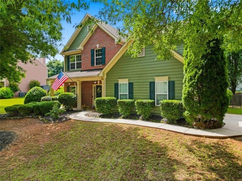 Homes For Sale - 6605 Flagstone Court<br/> Cumming, GA 30028