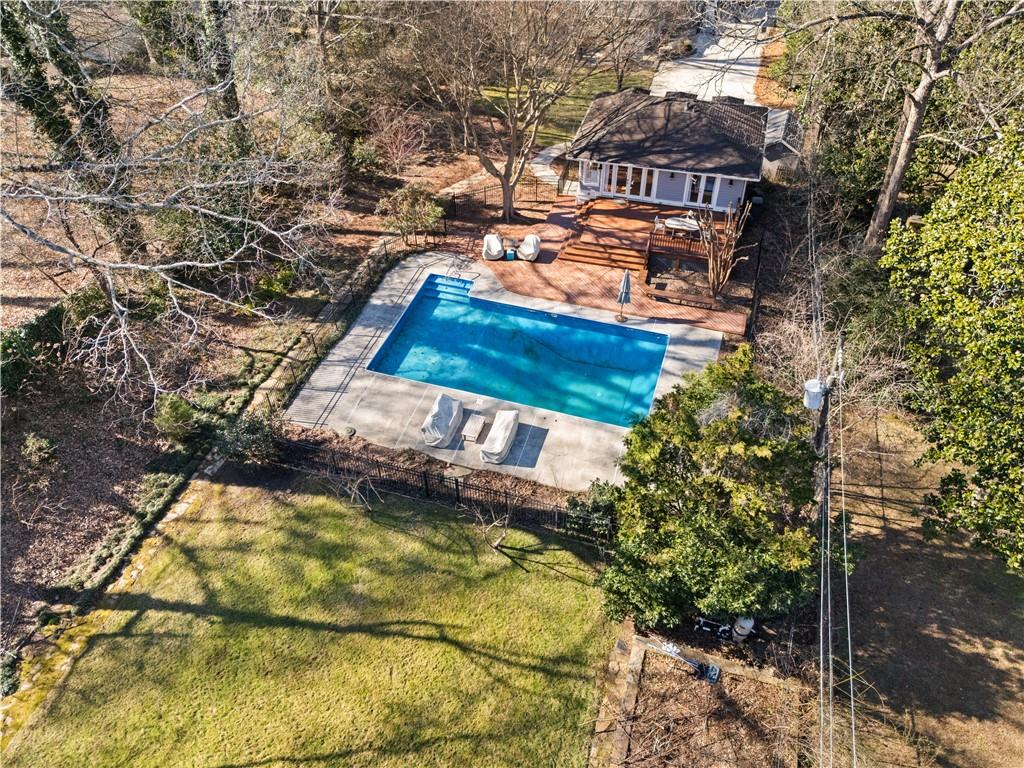 979 Springdale Road NE