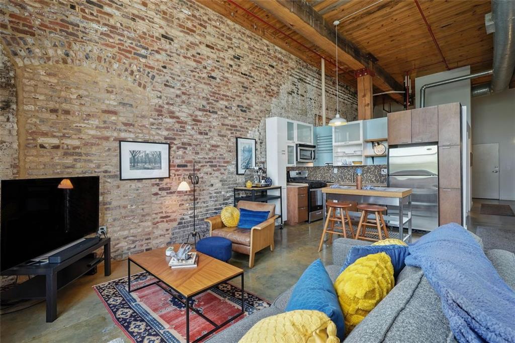 170 Boulevard SE H301